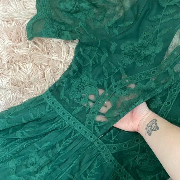 Lace Dress - Picture 8 of 8